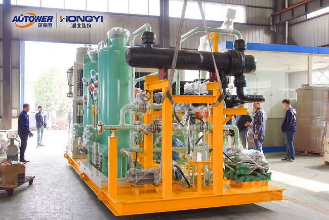     全自動(dòng)液動(dòng)汽車桁架鶴管的應(yīng)用有哪些呢？全自動(dòng)桁架鶴管其主要構(gòu)成有如下幾大部分：液壓控制系統(tǒng)、電氣控制系統(tǒng)、裝車鶴管、行走小車、密封帽、自動(dòng)跟進(jìn)機(jī)構(gòu)、桁架等幾部分組成。液壓控制系統(tǒng)中主要由縱向驅(qū)動(dòng)液壓缸、橫向驅(qū)動(dòng)液壓缸、升降液壓缸、液壓站等幾部分組成。   全自動(dòng)液動(dòng)汽車桁架鶴管的應(yīng)用有哪些      它負(fù)責(zé)鶴管裝車對位的執(zhí)行。電氣控制系統(tǒng)其主要控制液壓站的閥組換向、液位報(bào)警信號(hào)的采集及處理，它是全自動(dòng)桁架鶴管的中控。裝車鶴管其主要包括進(jìn)油管、回氣管、伸縮垂管、三通管及真空短流器等組成，其負(fù)責(zé)介質(zhì)的裝載及揮發(fā)氣體的導(dǎo)出。行走小車主要包括縱向行走小車和橫向行走小車，他主要作用：其一是鶴管的安裝載體；其二是帶動(dòng)鶴管進(jìn)行罐口對位。   全自動(dòng)液動(dòng)汽車桁架鶴管的應(yīng)用有哪些      密封帽及自動(dòng)跟進(jìn)機(jī)構(gòu)其主要作用起到密閉裝車，當(dāng)罐車隨著介質(zhì)的裝載而降低高度時(shí)，跟進(jìn)機(jī)構(gòu)壓縮密封帽保證密封帽和罐口貼合，防止揮發(fā)氣體外泄，污染環(huán)境及產(chǎn)生安全事故。      想要了解更多關(guān)于全自動(dòng)鶴管的相關(guān)信息，請關(guān)注深圳市奧圖威爾科技有限公司！